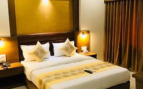 Hotel Crystal Luxury Inn- Bandra